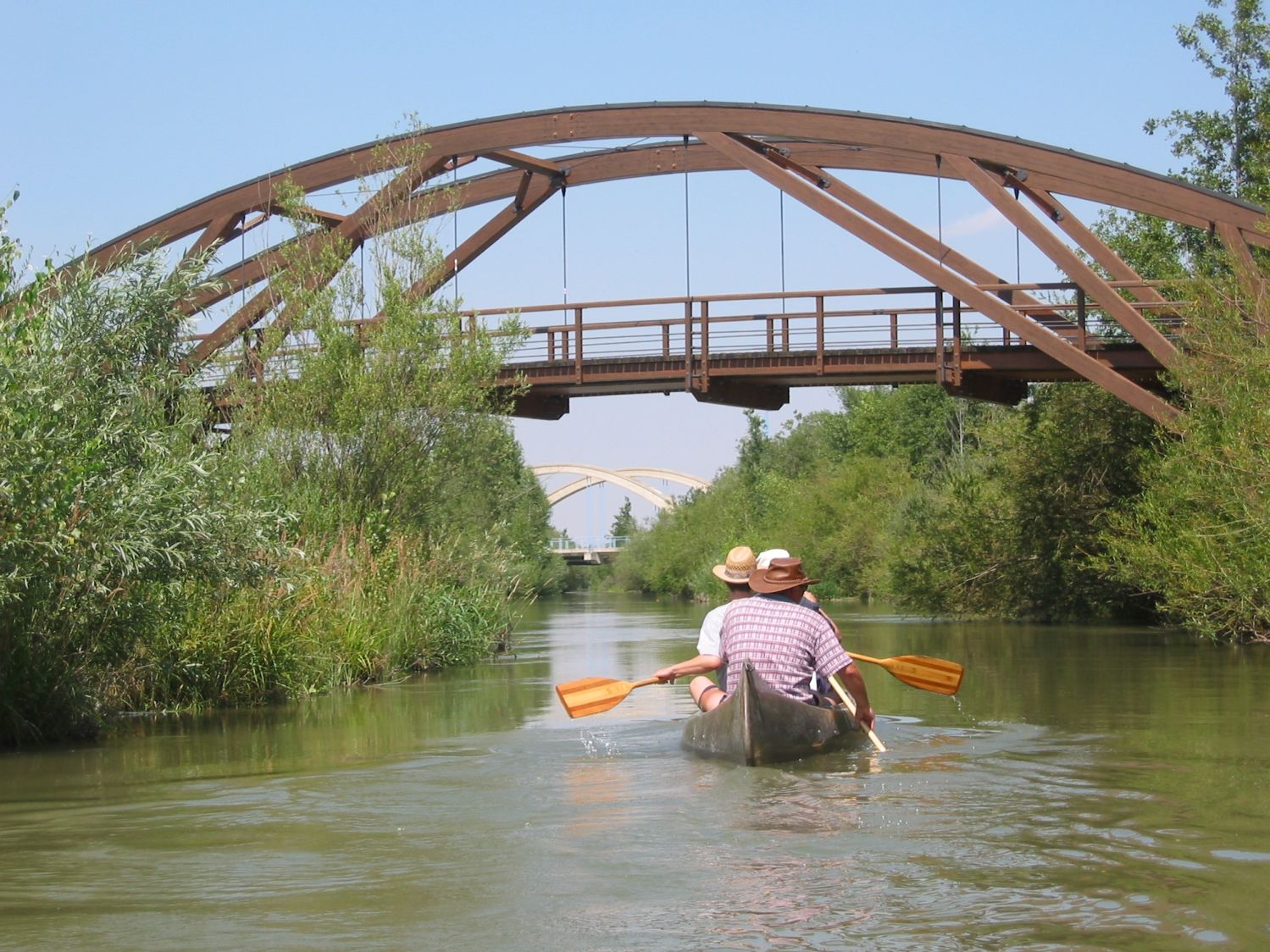 Marchfeldkanal Brücke Kanu